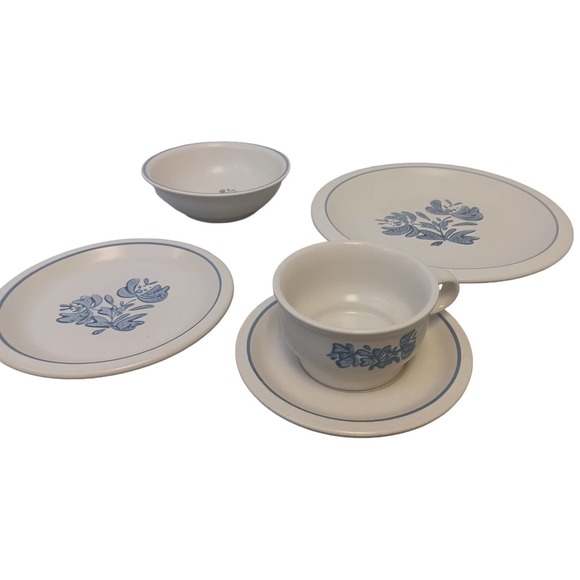 Pfaltzgraff Yorktowne Stoneware Dinner Set - Picture 4 of 8